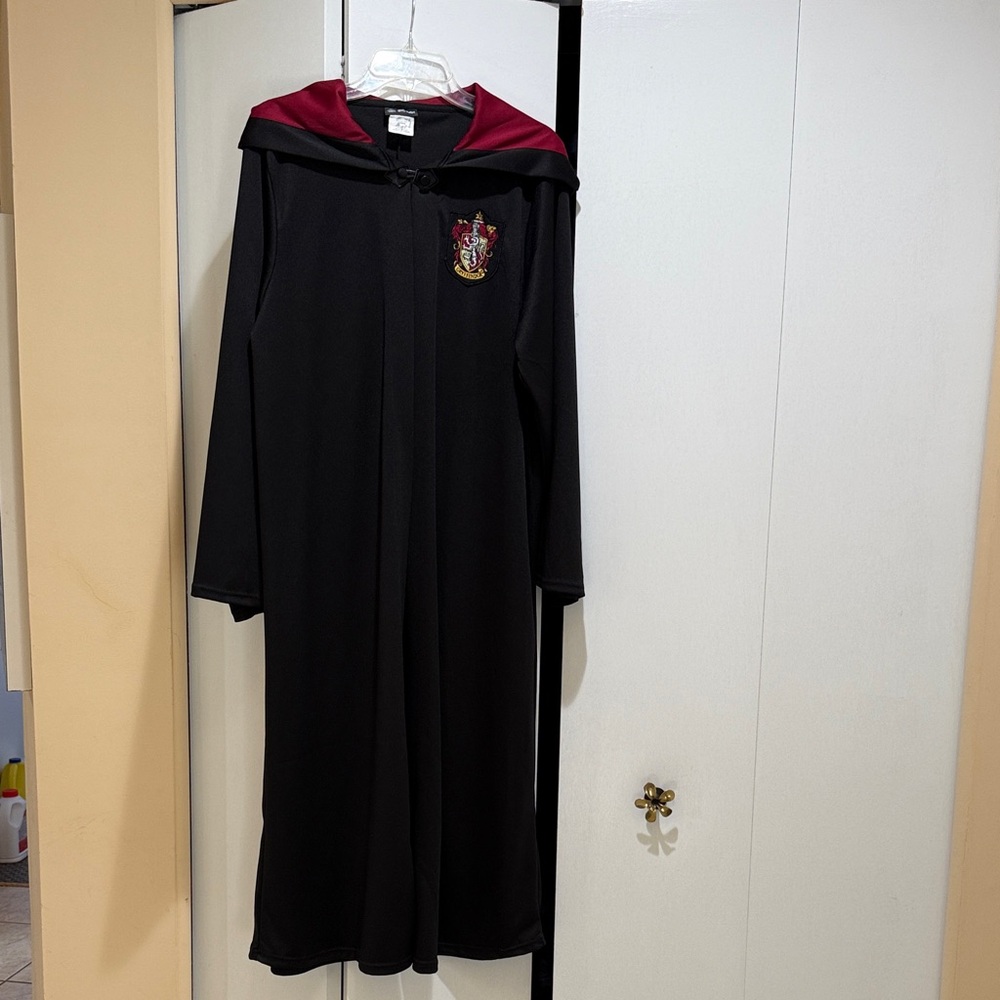 Harry Potter Hogwarts Griffindor Adult Robe (Warner Brothers)